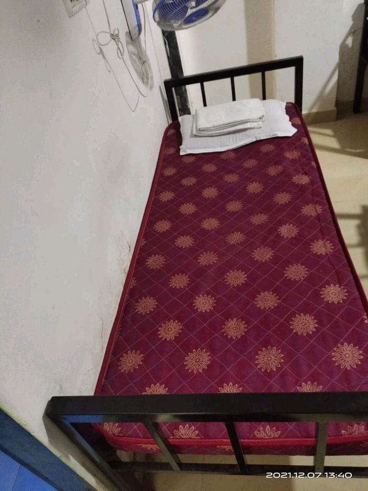Male PG room in Andheri West, Mumbai – photo 3
